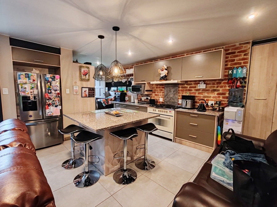 3 Bedroom Property for Sale in Baillie Park North West